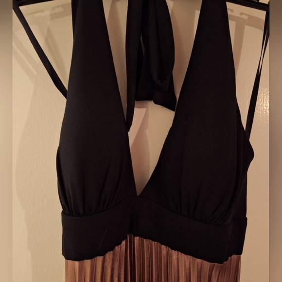 NEW BLACK & COPPPER PLUNGE HALTER KNEE LENGTH COCKTAIL DRESS - Picture 2 of 7